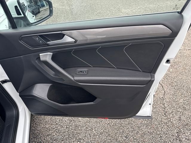 Certified 2023 Volkswagen Tiguan SE w/ Panoramic Sunroof Package image 33