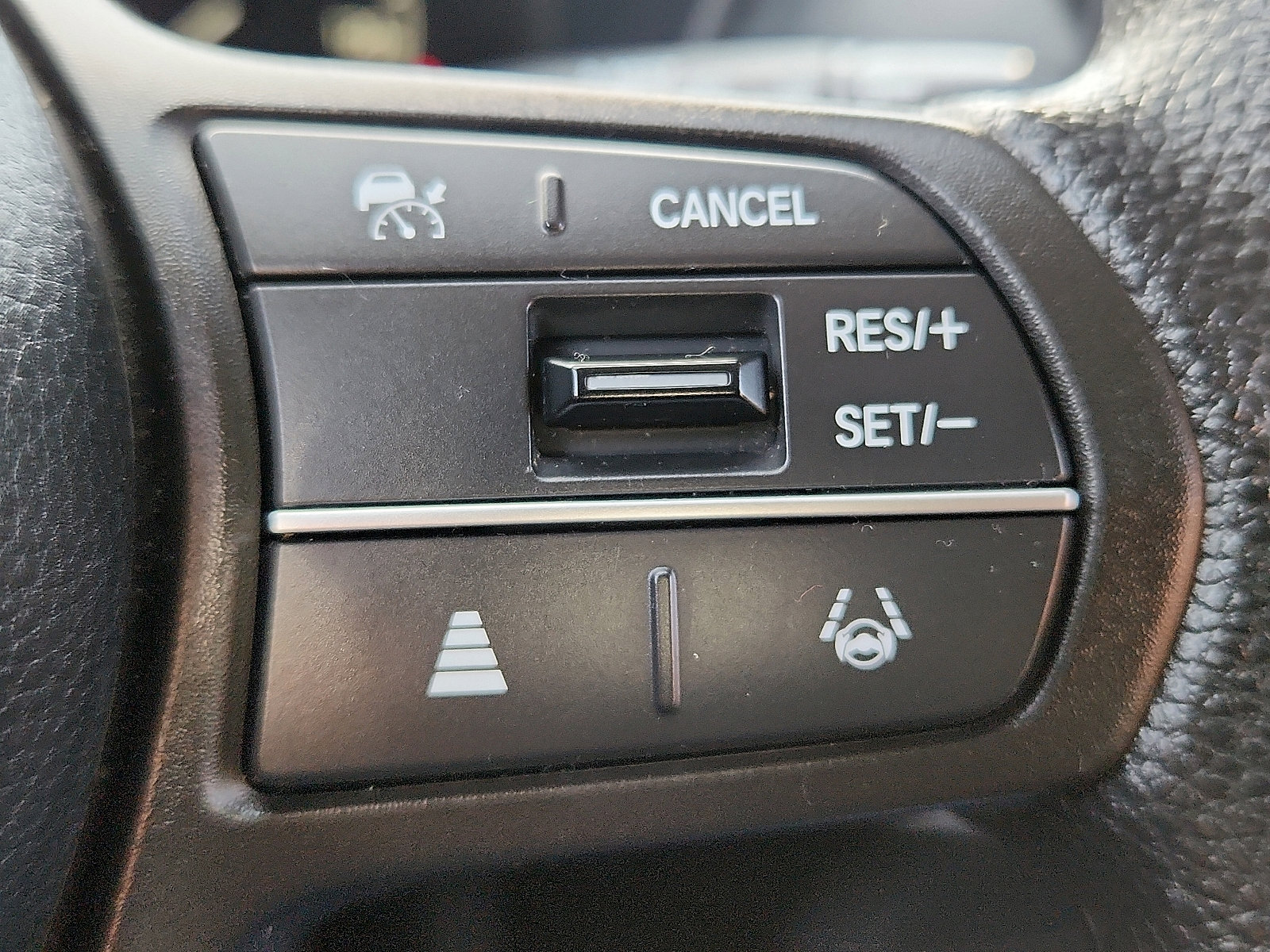 Used 2023 Honda HR-V LX image 21