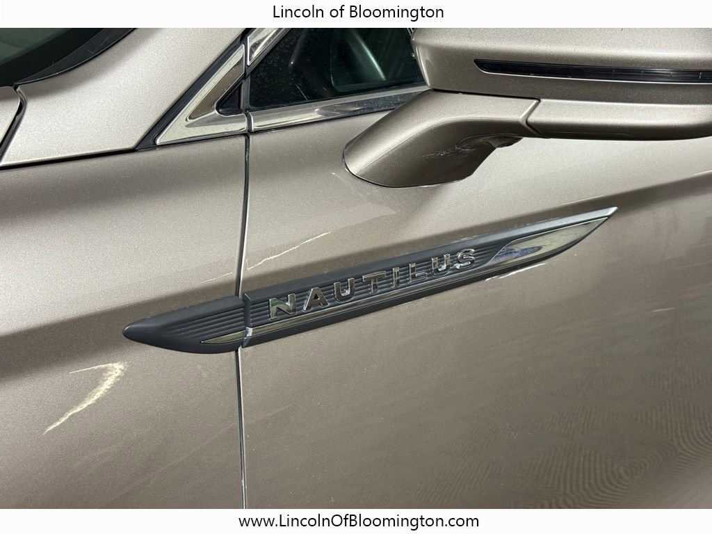 Used 2020 Lincoln Nautilus Reserve w/ Equipment Group 201A image 12