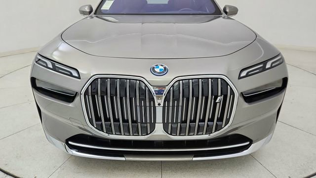 Used 2023 BMW i7 xDrive60 image 5