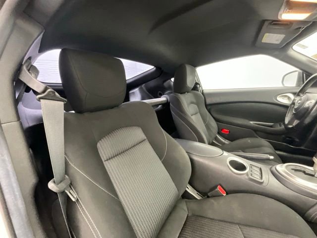 Used 2016 Nissan 370Z Coupe RWD image 11