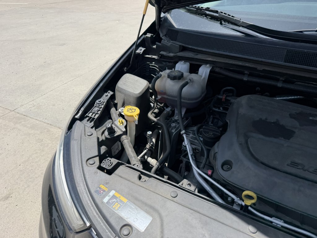 Used 2024 Chrysler Pacifica Touring-L FWD image 42