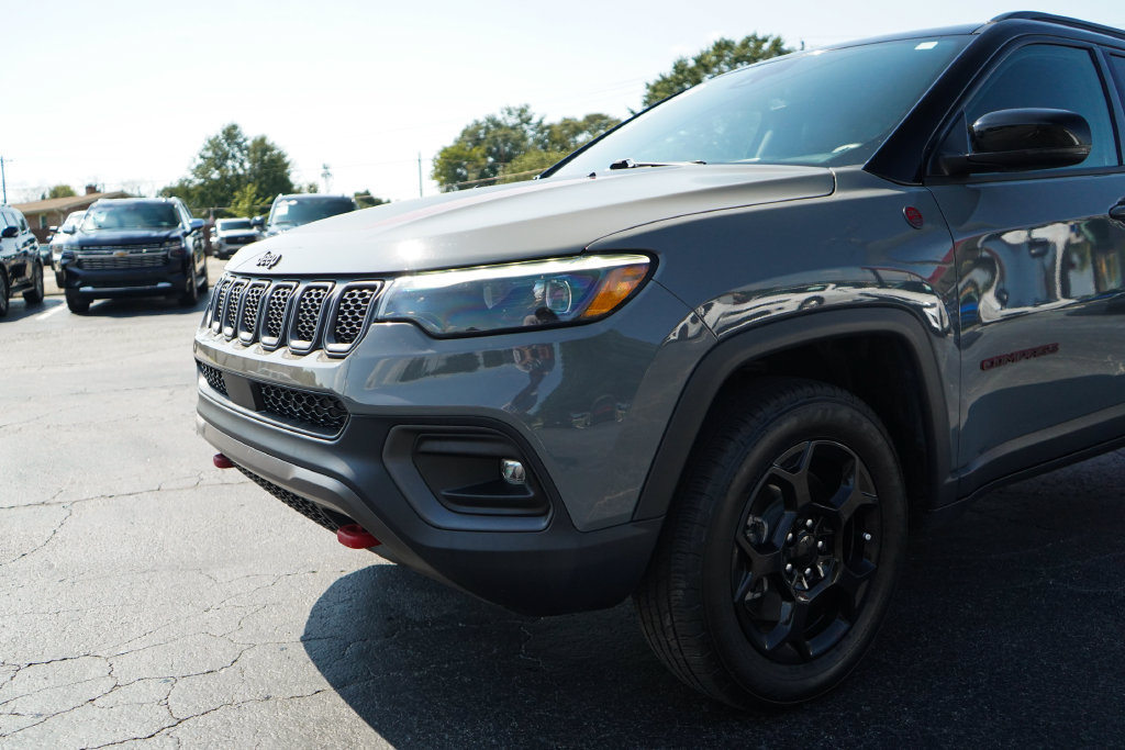 Used 2023 Jeep Compass Trailhawk w/ Trailhawk Elite Group AWD/4WD image 18