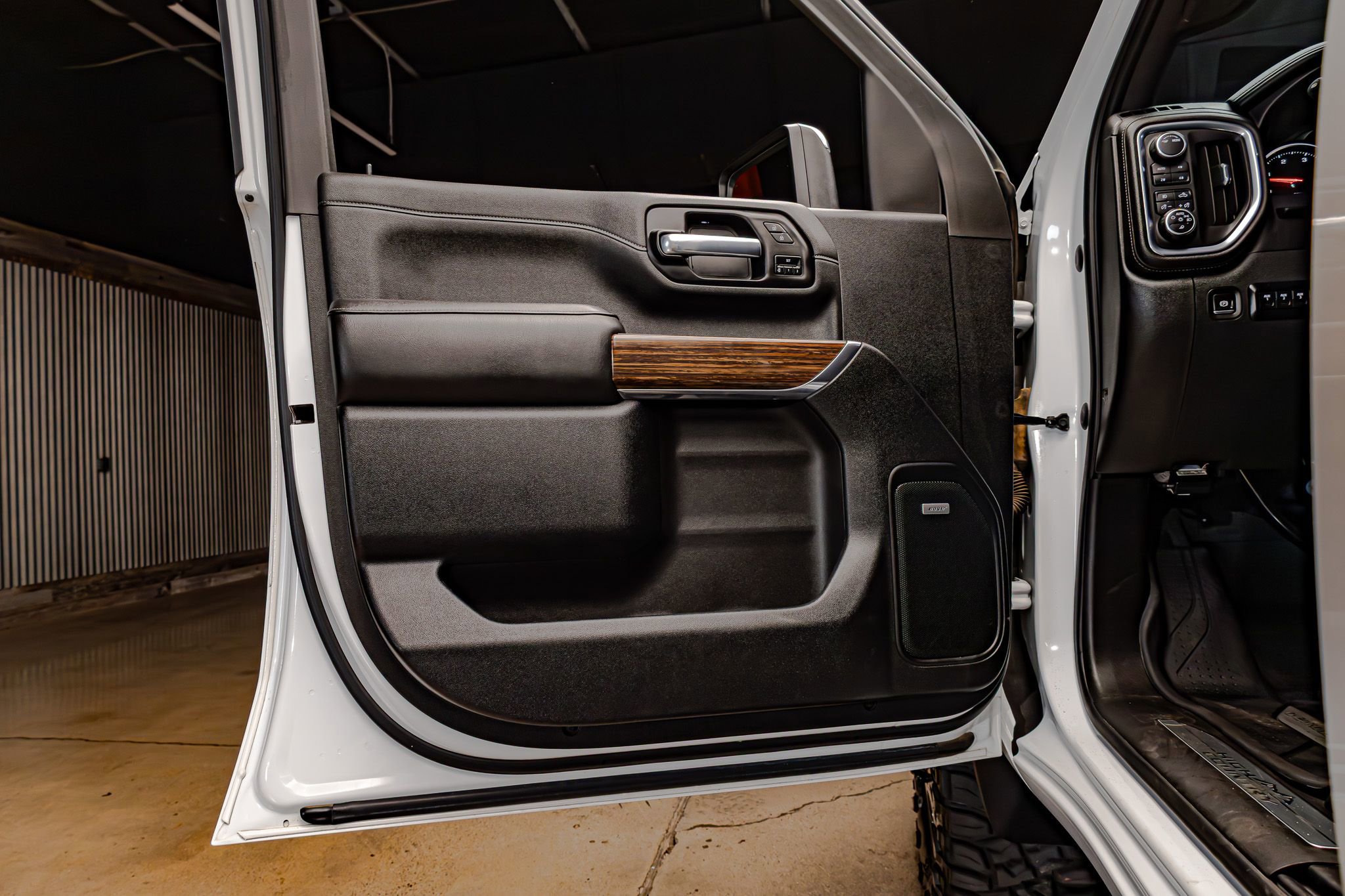 Used 2021 Chevrolet Silverado 3500 High Country image 28