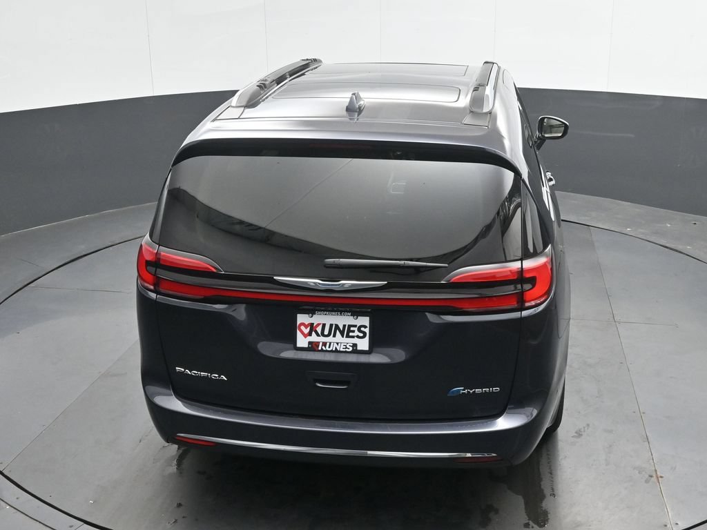 Used 2021 Chrysler Pacifica Limited w/ Premium & Safety Sphere Group FWD image 32