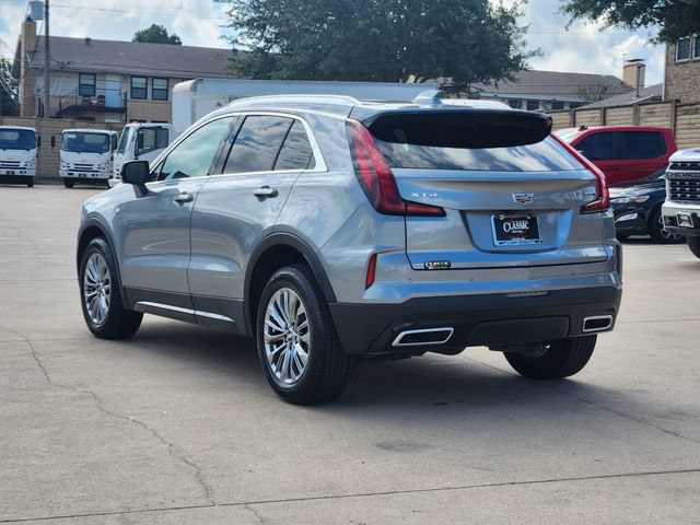 Used 2025 Cadillac XT4 Premium Luxury FWD image 3