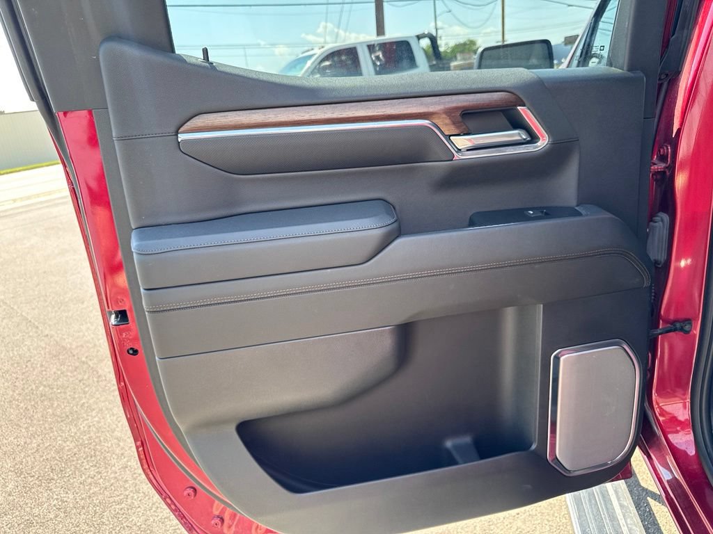 Used 2024 Chevrolet Silverado 1500 High Country AWD/4WD image 28