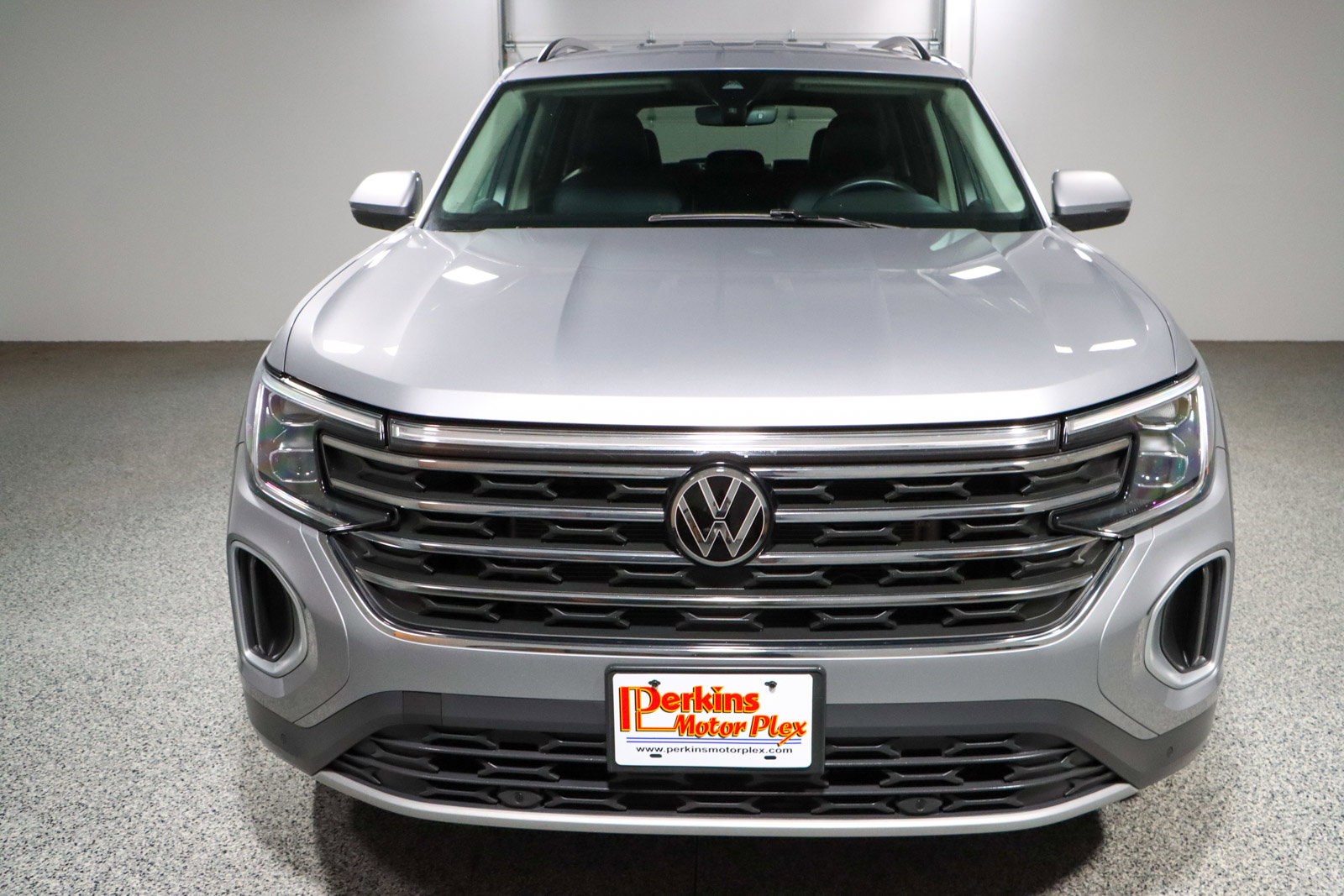 Used 2024 Volkswagen Atlas SE AWD/4WD image 4