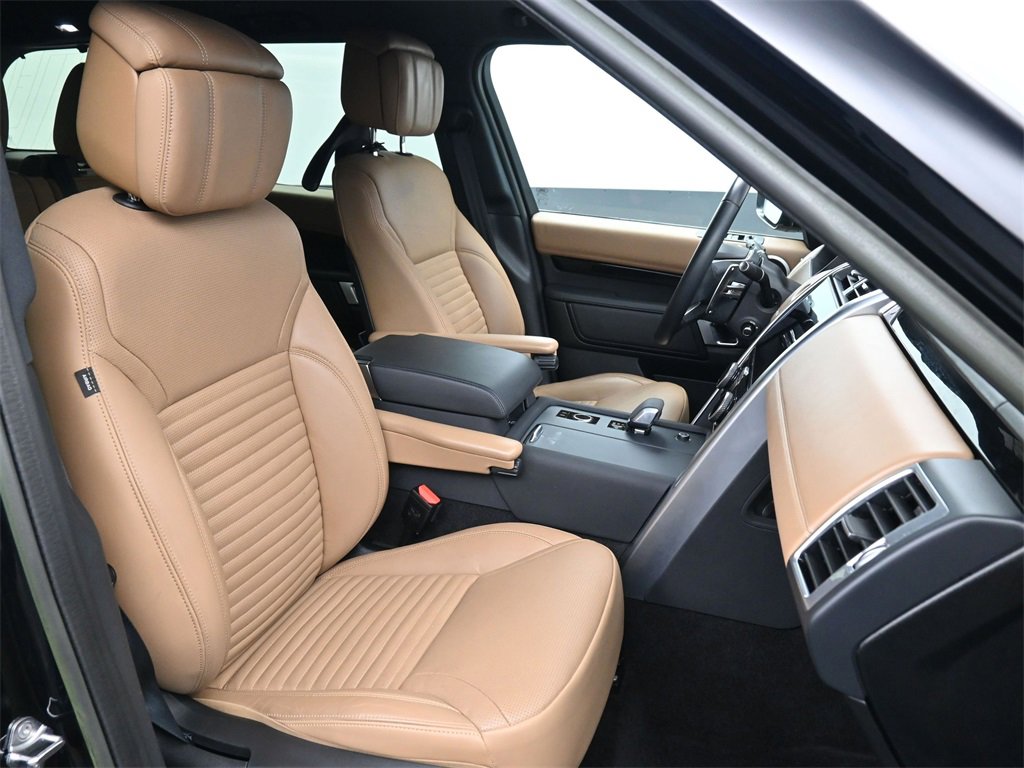 Used 2023 Land Rover Discovery S R-Dynamic image 18