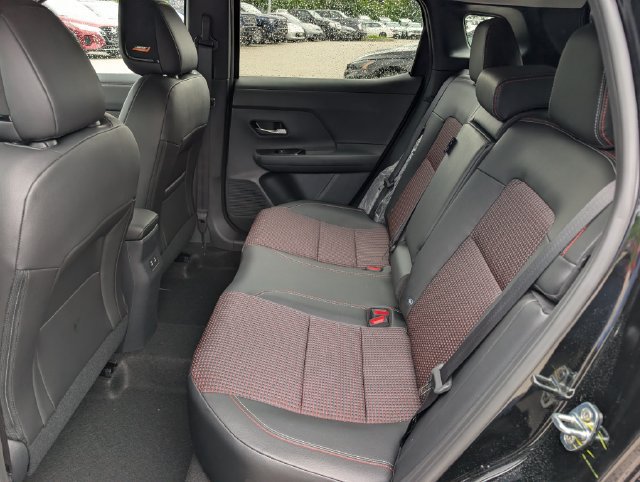 New 2026 Nissan Kicks SR w/ SR Premium Package AWD/4WD image 11