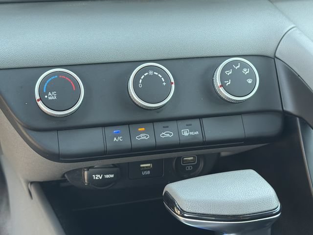 Certified 2022 Hyundai Elantra SE FWD image 30