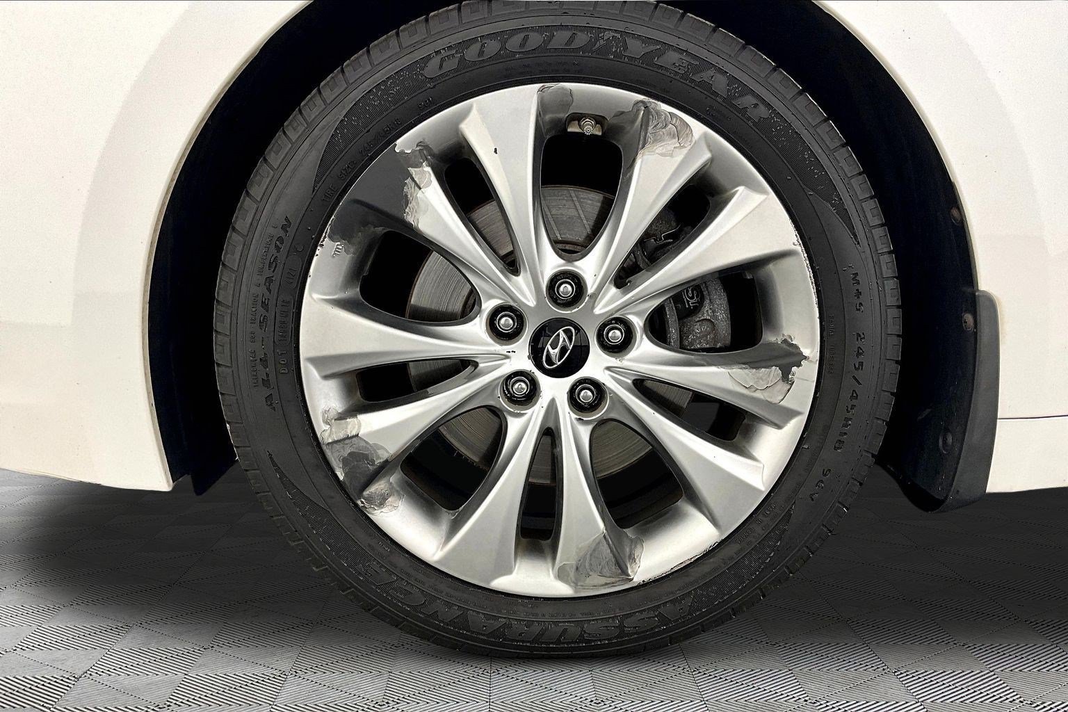 Used 2013 Hyundai Azera FWD image 34