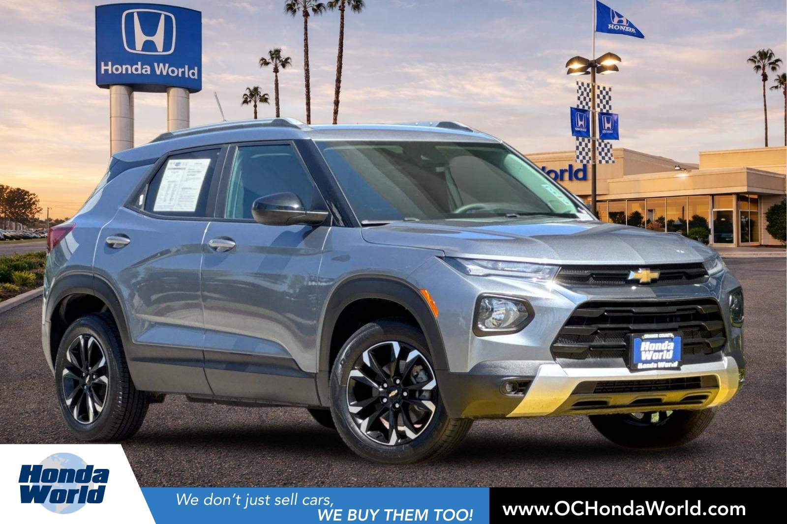 Used 2022 Chevrolet TrailBlazer LT w/ Confidence II Package FWD image 1