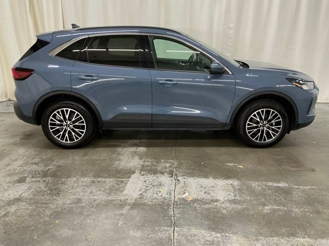Used 2024 Ford Escape Base image 2