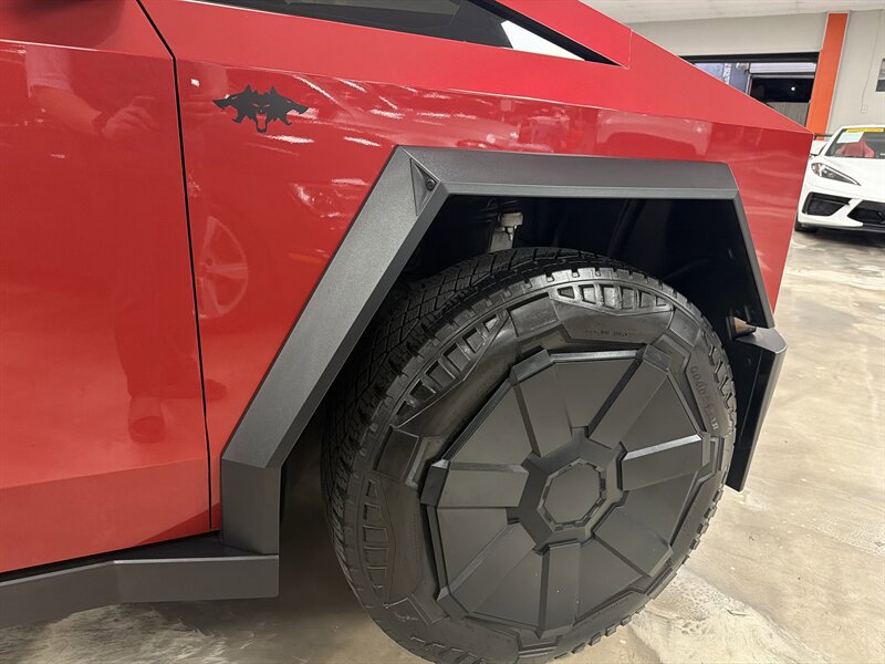Used 2025 Tesla Cybertruck Cyberbeast AWD/4WD image 25
