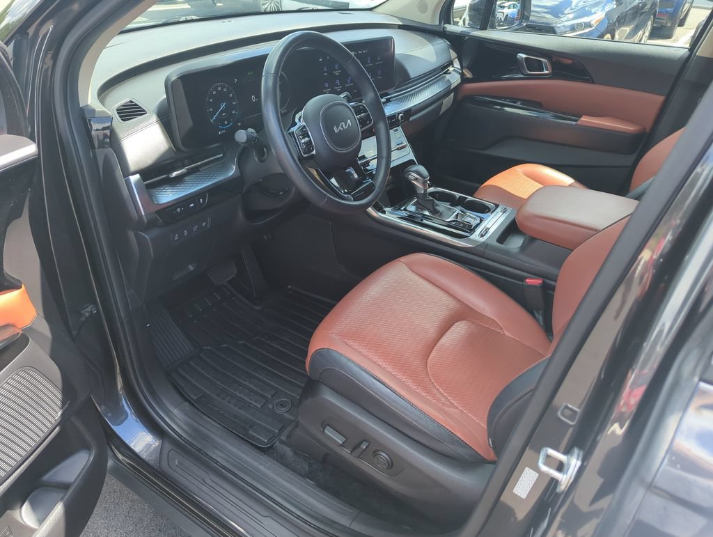 Used 2023 Kia Carnival SX Prestige FWD image 11