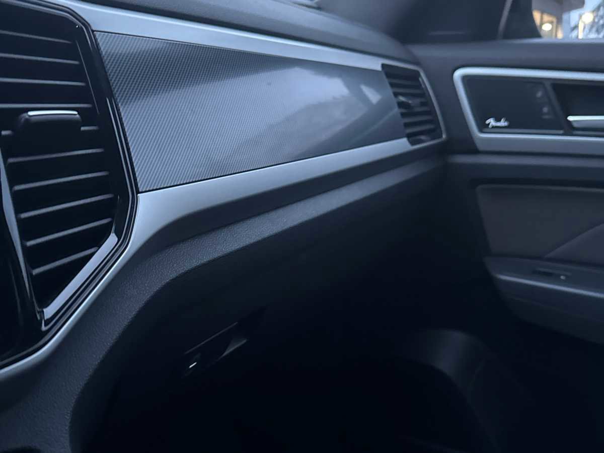 Used 2021 Volkswagen Atlas Cross Sport SEL Premium w/ Luggage Net & Mats Package image 13