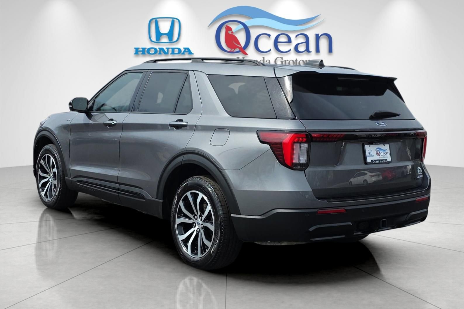 Used 2025 Ford Explorer ST-Line image 5