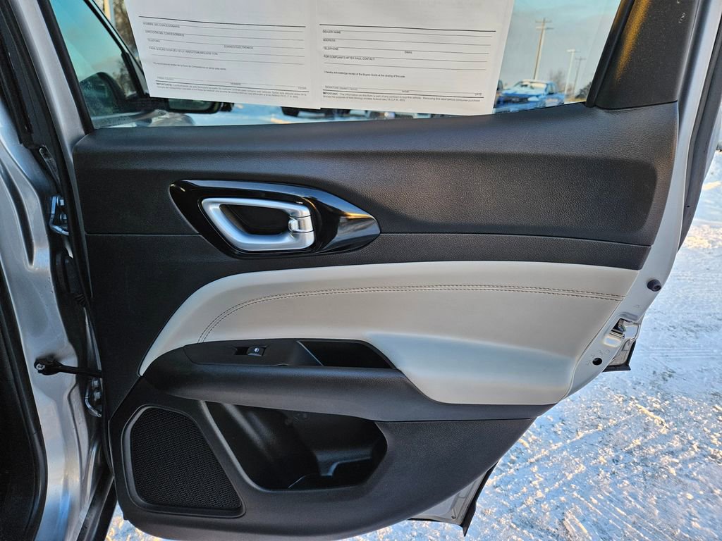 Used 2022 Jeep Compass Limited image 29