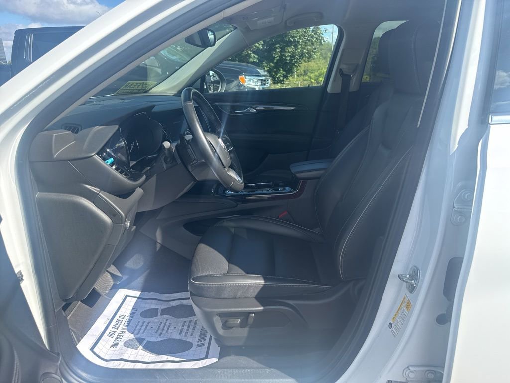 Used 2023 Buick Envision Essence image 25