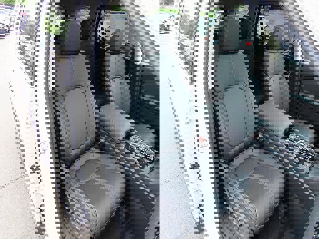 New 2025 Honda Pilot Touring image 19