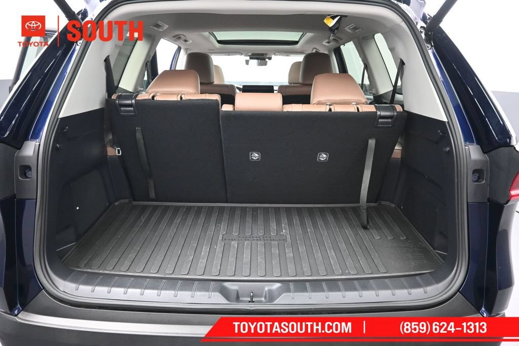 Certified 2025 Toyota Grand Highlander AWD image 32