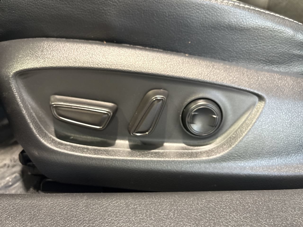 Used 2020 Toyota Camry XSE w/ Protection Package (Q2) FWD image 12