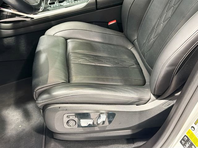Used 2023 BMW X7 xDrive40i w/ Executive Package image 18