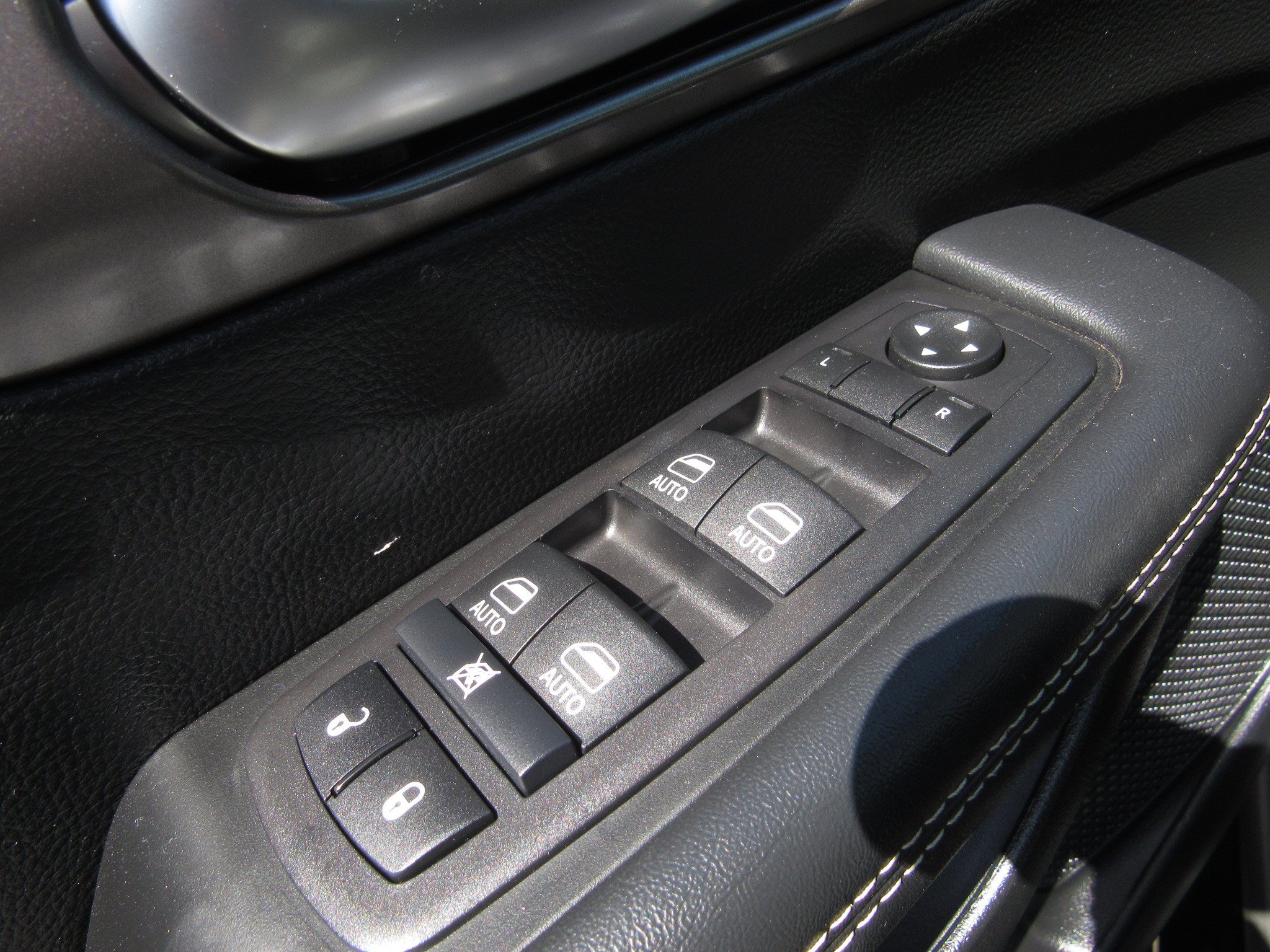 Used 2025 Chrysler Pacifica Select FWD image 23