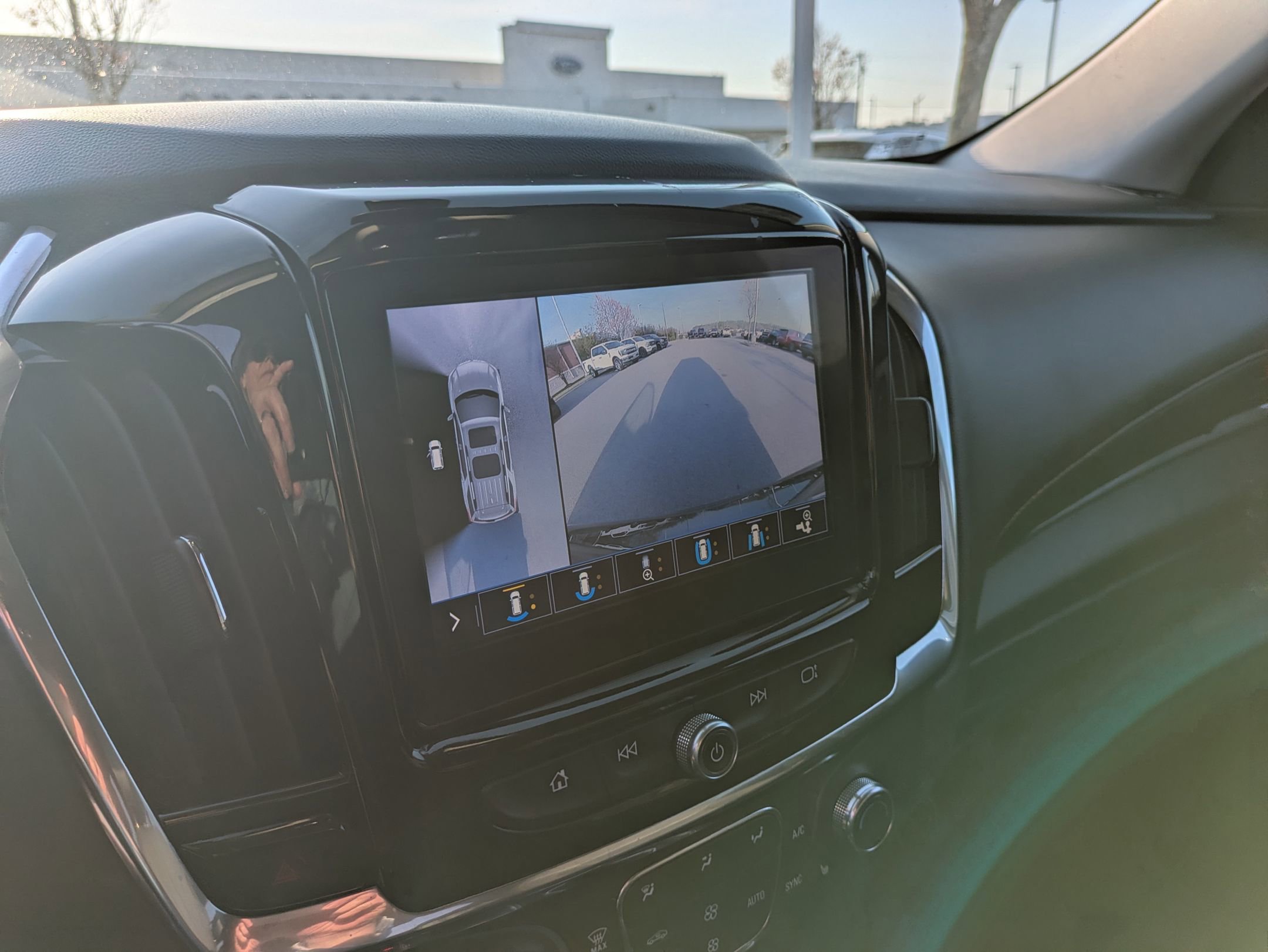 Used 2021 Chevrolet Traverse RS image 26