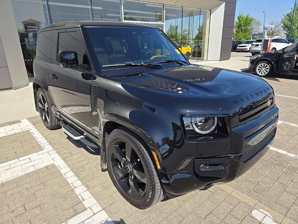 Certified 2024 Land Rover Defender 90 V8 AWD/4WD image 3