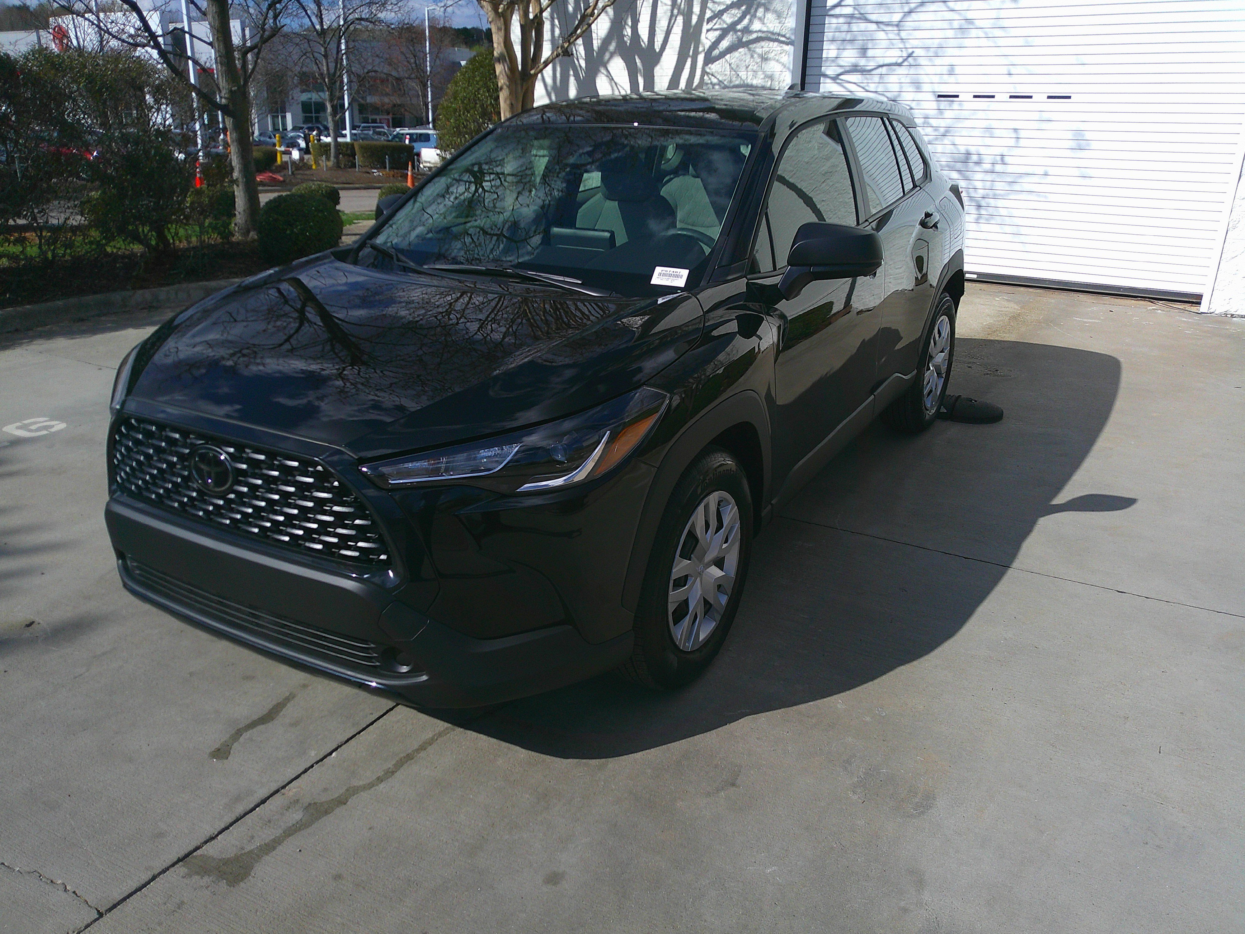 Used 2023 Toyota Corolla Cross L image 6