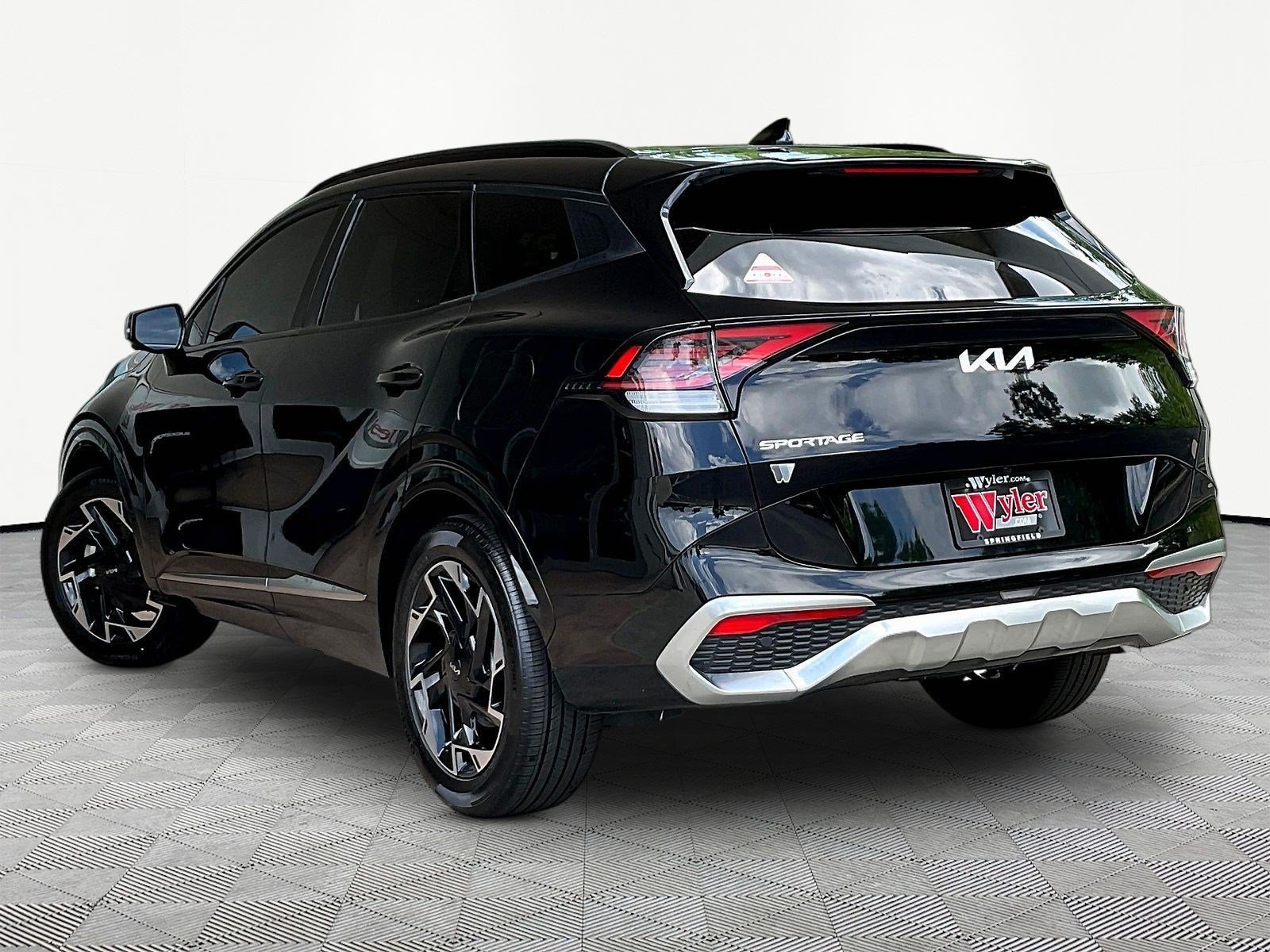 Used 2025 Kia Sportage SX FWD image 4