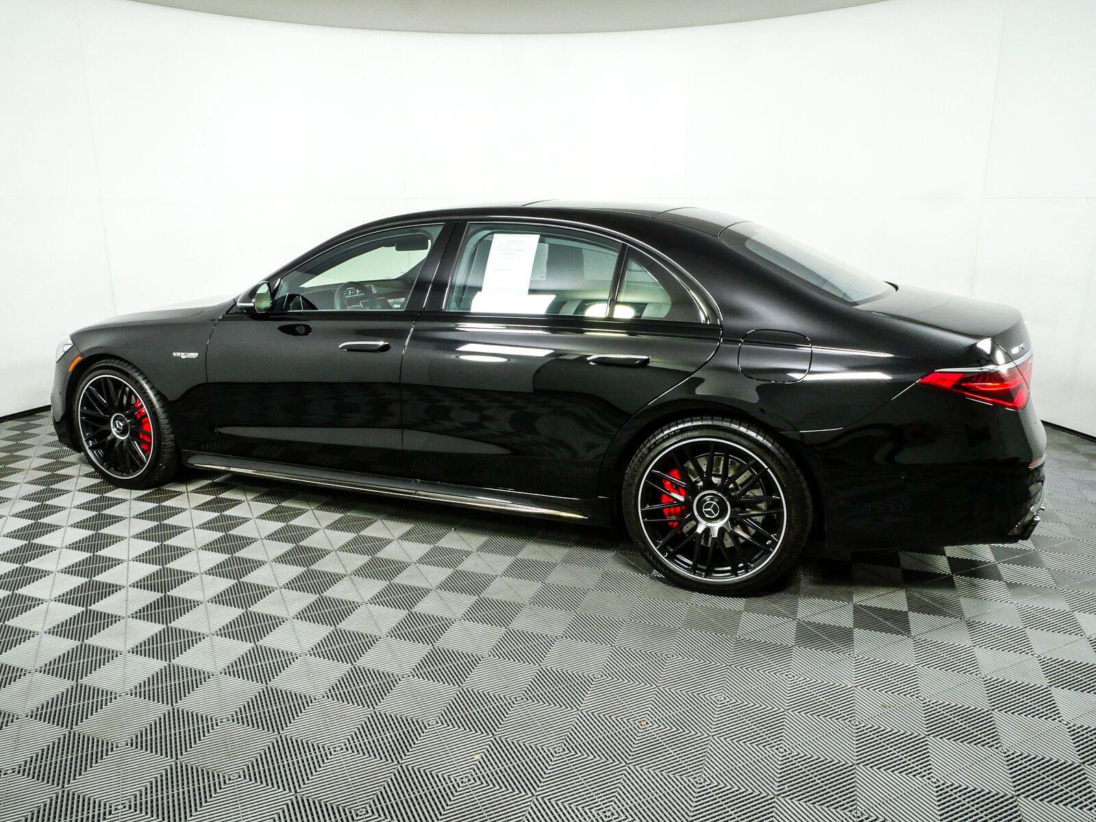 Used 2025 Mercedes-Benz S 63 AMG S image 32