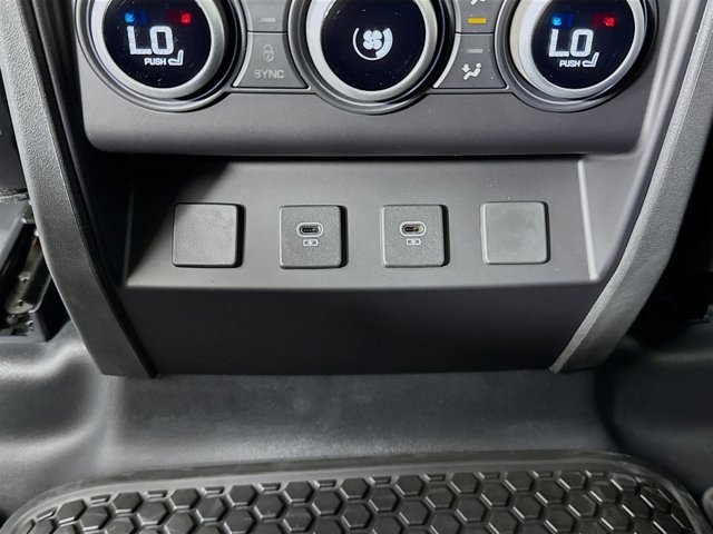 Used 2025 Land Rover Defender 110 V8 image 28