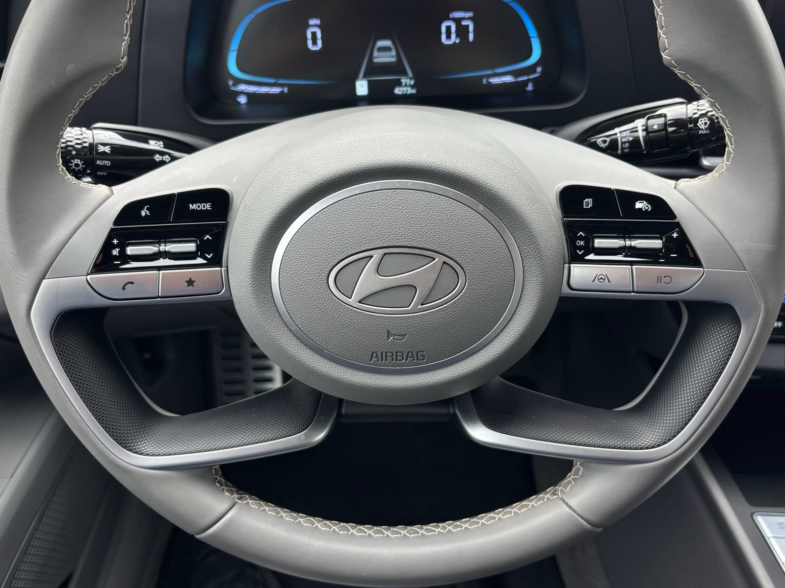Certified 2025 Hyundai Elantra Sport FWD image 26