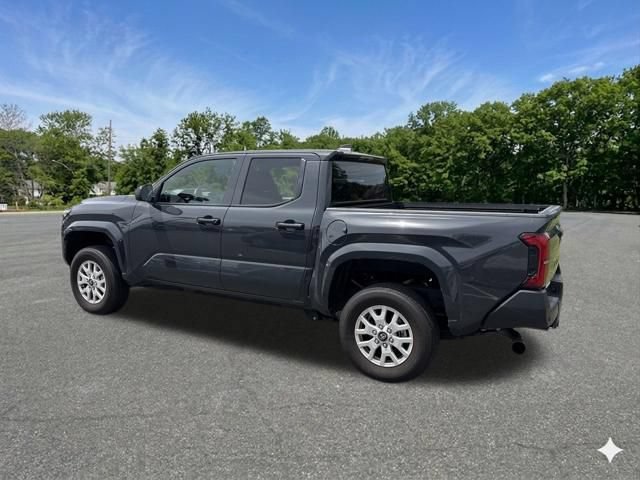 Used 2025 Toyota Tacoma SR w/ SR Upgrade Package AWD/4WD image 10
