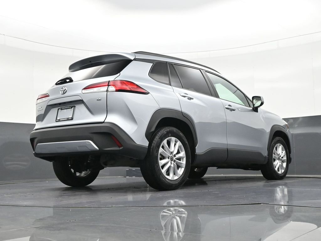 Used 2024 Toyota Corolla Cross LE image 27