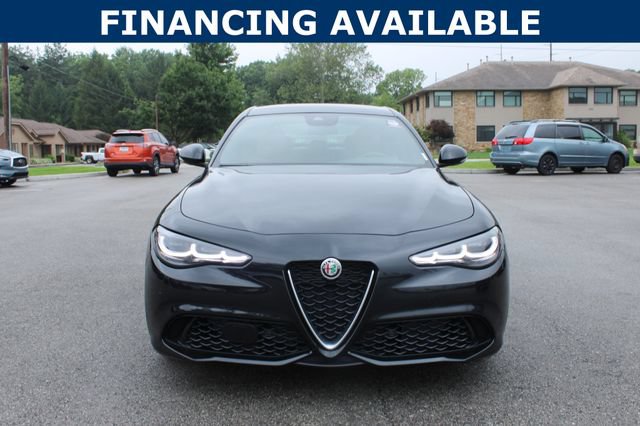 Used 2024 Alfa Romeo Giulia Ti AWD/4WD image 3