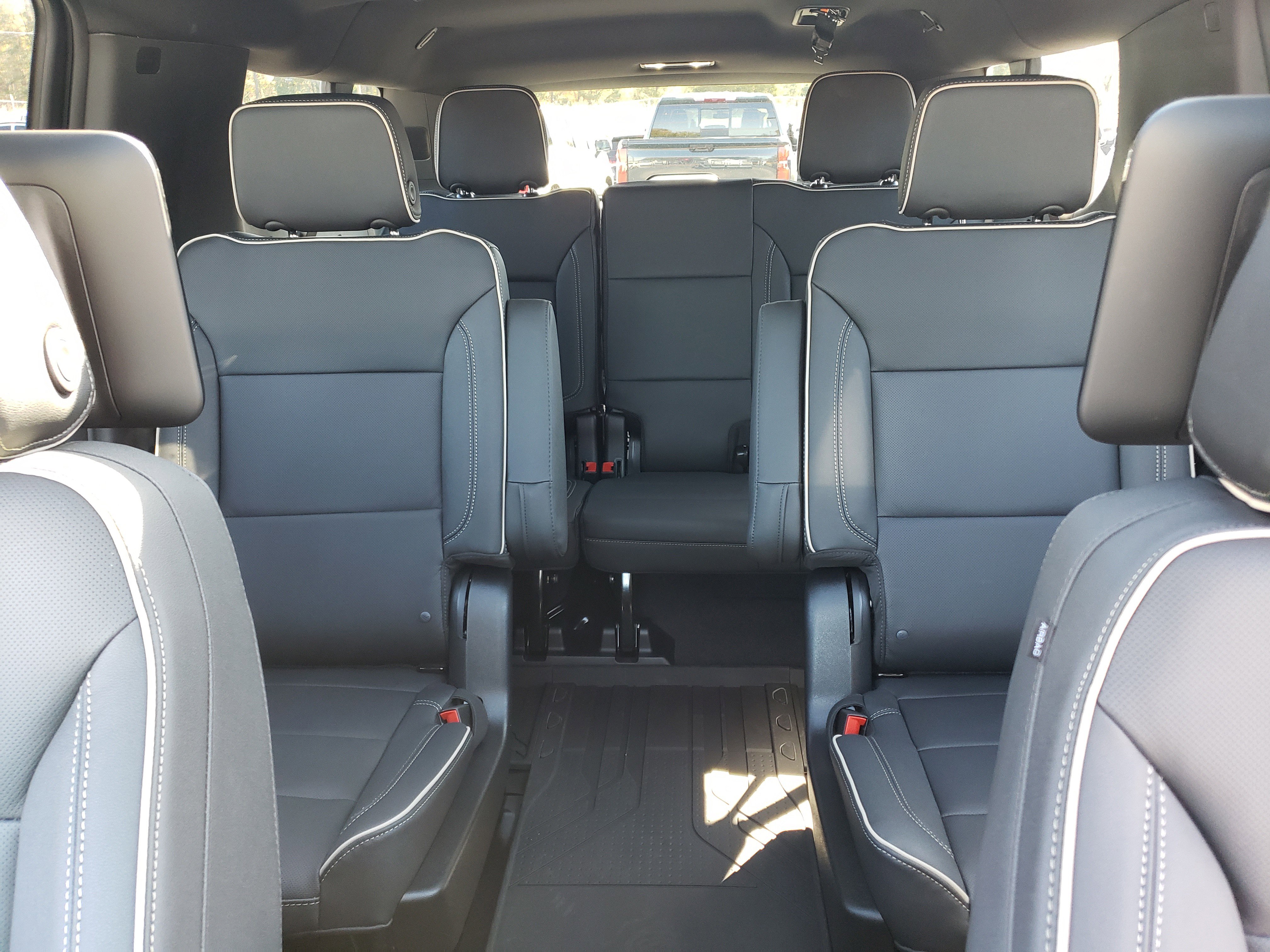 New 2026 Chevrolet Suburban Premier image 31