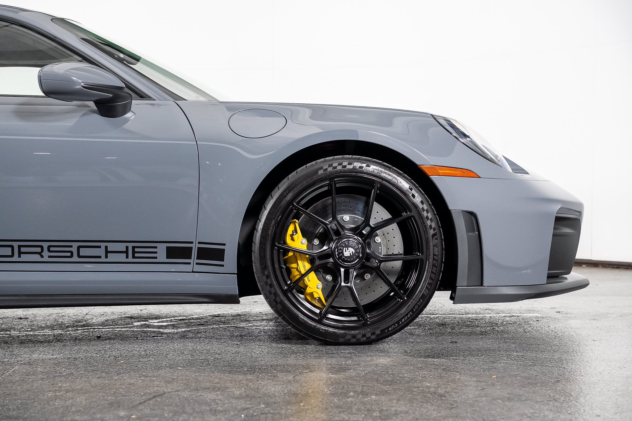 Used 2025 Porsche 911 GT3 RWD image 33