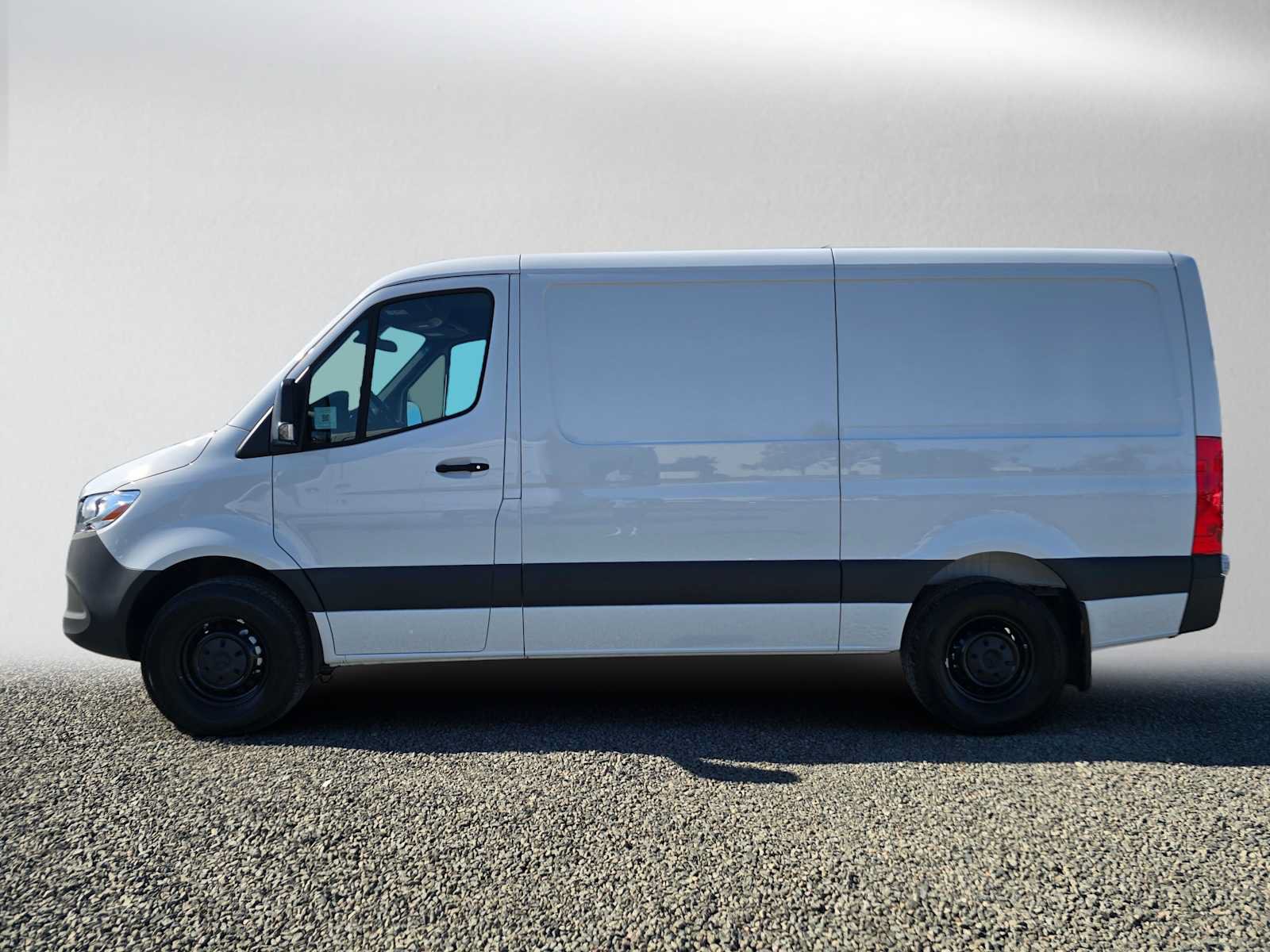 Used 2025 Mercedes-Benz Sprinter 2500 image 6