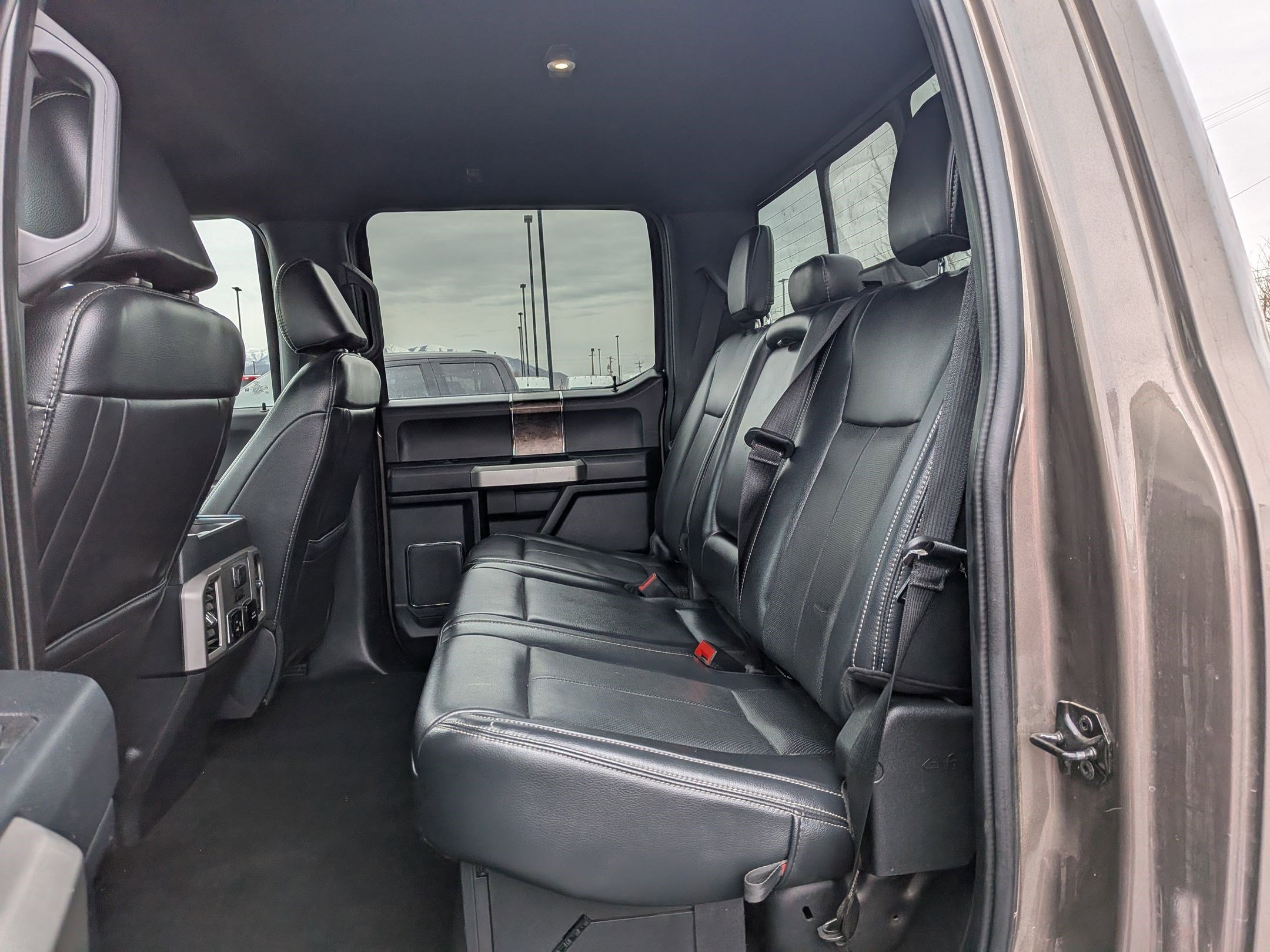 Used 2022 Ford F450 Lariat w/ Chrome Package image 28