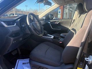 Used 2021 Toyota RAV4 XLE w/ Convenience Package image 11
