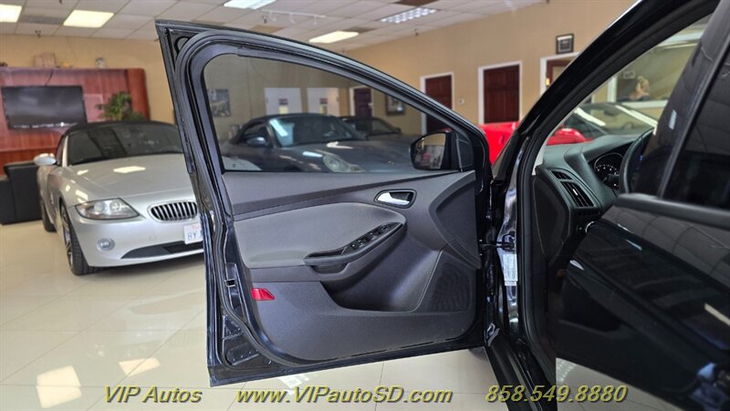 Used 2014 Ford Focus SE FWD image 11
