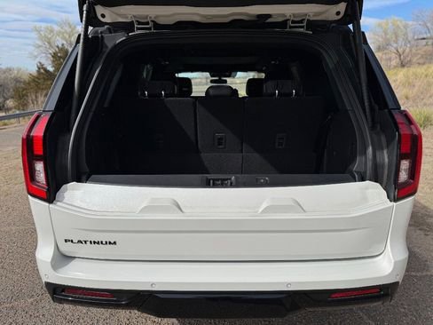 New 2026 Ford Expedition Platinum image 9