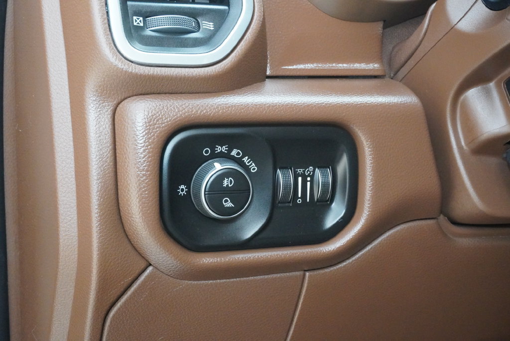 Used 2021 RAM 3500 Laramie AWD/4WD image 28