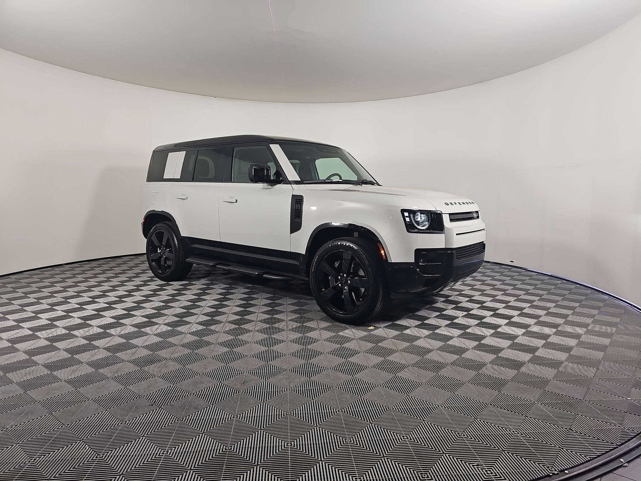 New 2026 Land Rover Defender 110 X-Dynamic SE image 5
