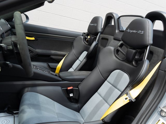 Certified 2025 Porsche 718 Boxster Spyder RS image 5