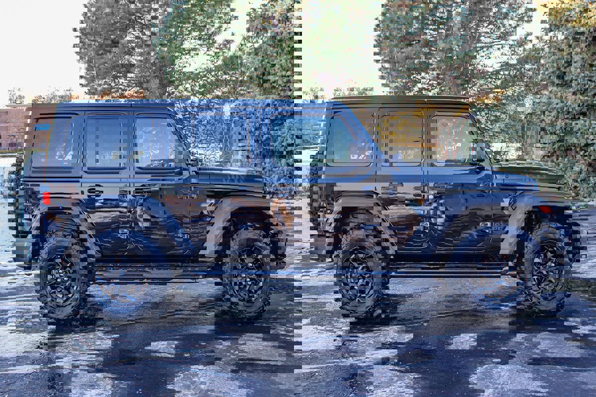 Used 2022 Jeep Wrangler Unlimited Sport image 11